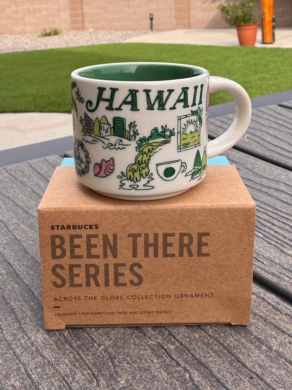 Starbucks Been There Hawaii Ornament with box no green cord